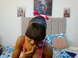 wilson-siara's CamSoda show and profile