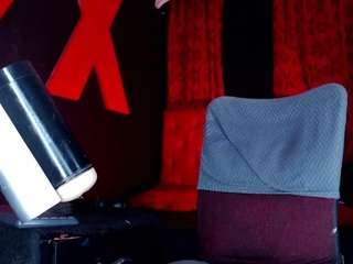 abrilbigcock live webcam show