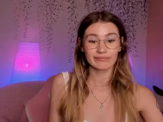 Lorishy's Live Sex Cam Show