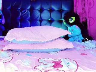 thaliagirl Live Webcam on CamSoda