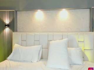 helenaroos live cam profile