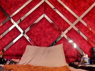 scarletthot5 live webcam show