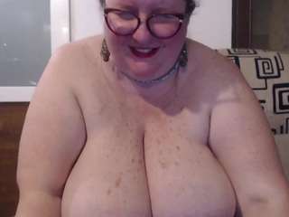 antoniastars's CamSoda show and profile