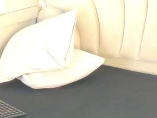 bonieklent live webcam show