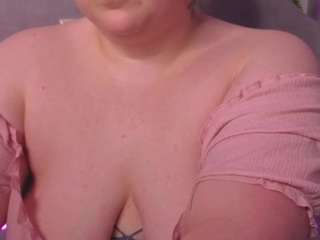 ruth-oliver, female webcam model,  years old, on live webcam