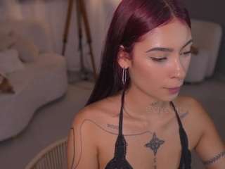 carolart from CamSoda is Freechat