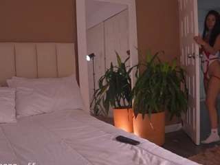 Live webcam model carolart on Soda Cams