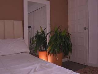 Live webcam model carolart on Soda Cams