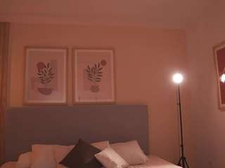 Live webcam model carolart on Soda Cams