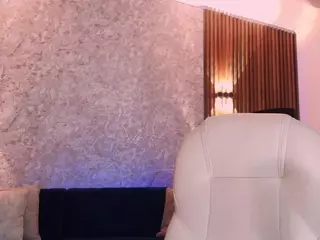 Nohemi's Live Sex Cam Show