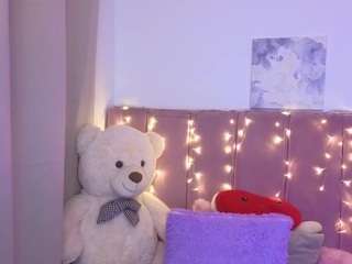 miahjoness1's CamSoda show and profile