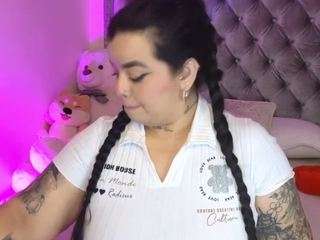MiahJoness1 live cam preview