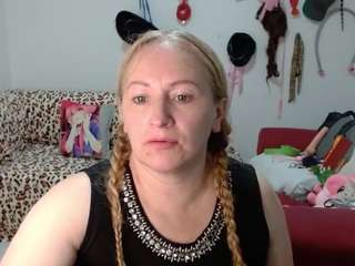 emperatrizmessy live cam profile