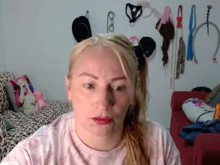 emperatrizmessy live cam profile