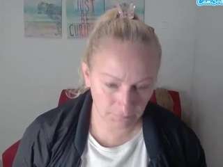 emperatrizmessy's CamSoda show and profile