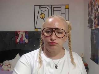 emperatrizmessy Sex Cam Show