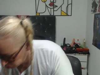emperatrizmessy Sex Cam Show
