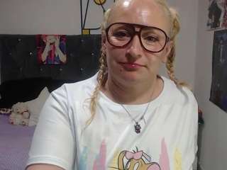 emperatrizmessy Sex Cam Show