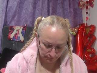 emperatrizmessy's live room
