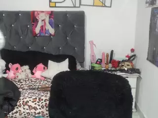 Live cam show with emperatrizmessy - Mature on WildCum