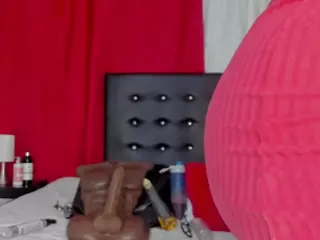 Leonora's Live Sex Cam Show
