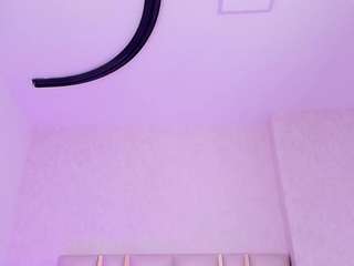 carolina-foxx's CamSoda show and profile