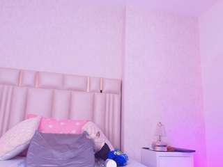 carolina-foxx's CamSoda show and profile