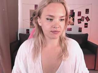 Lovetranny camsoda evelina-darliing