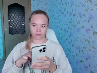 Evelina-Darliing's Live Sex Cam Show