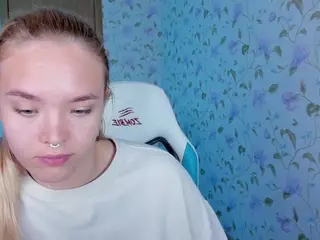 Evelina-Darliing's Live Sex Cam Show