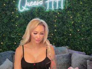 Live webcam model haliahill on Soda Cams