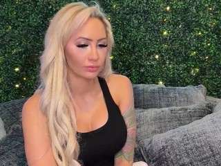 Live webcam model haliahill on Soda Cams