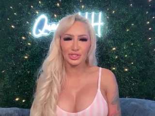 Live webcam model haliahill on Soda Cams