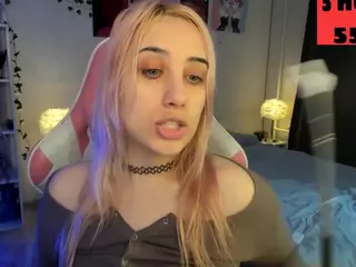 MoranaKit's Live Sex Cam Show