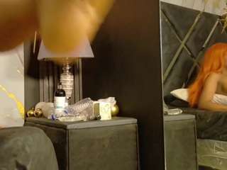 Naomiifoxx's live stream