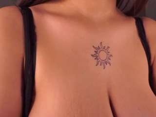 Live webcam model anuricbriny on Soda Cams