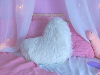 miilla-cooper Live Webcam on CamSoda