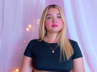 Live cam show with Miilla-Cooper