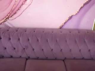 MagicPeachs live cam preview