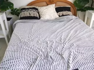 MagicPeachs's Live Sex Cam Show