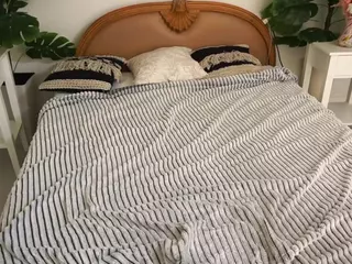 MagicPeachs's Live Sex Cam Show