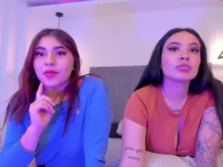 Naughty-girlss-1's Live Sex Cam Show