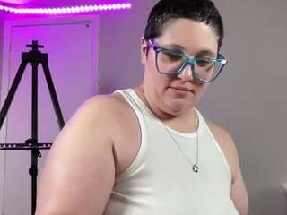 Live webcam model adrianeblake on Soda Cams