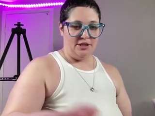 Live webcam model adrianeblake on Soda Cams