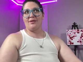 Live webcam model adrianeblake on Soda Cams