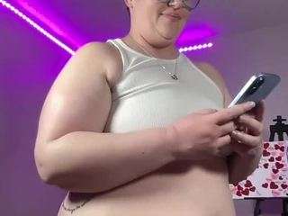 Live webcam model adrianeblake on Soda Cams