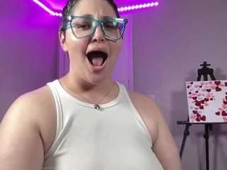 Live webcam model adrianeblake on Soda Cams