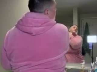 Live webcam model adrianeblake on Soda Cams