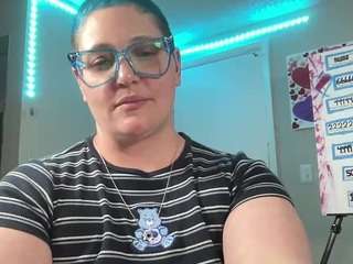 le modèle adrianeblake est en webcam porno dans un show sur le site camsoda, il possède les tags suivants: anime,solo,natural,nipple piercings,no drinking,pussy,sexy,smoking,spank,lovense,squirter,tattoos,thick,toys,twerk,voyeur,ass,lush,lingerie,domination