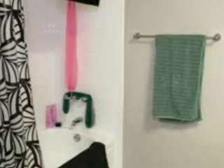 Live webcam model adrianeblake on Soda Cams